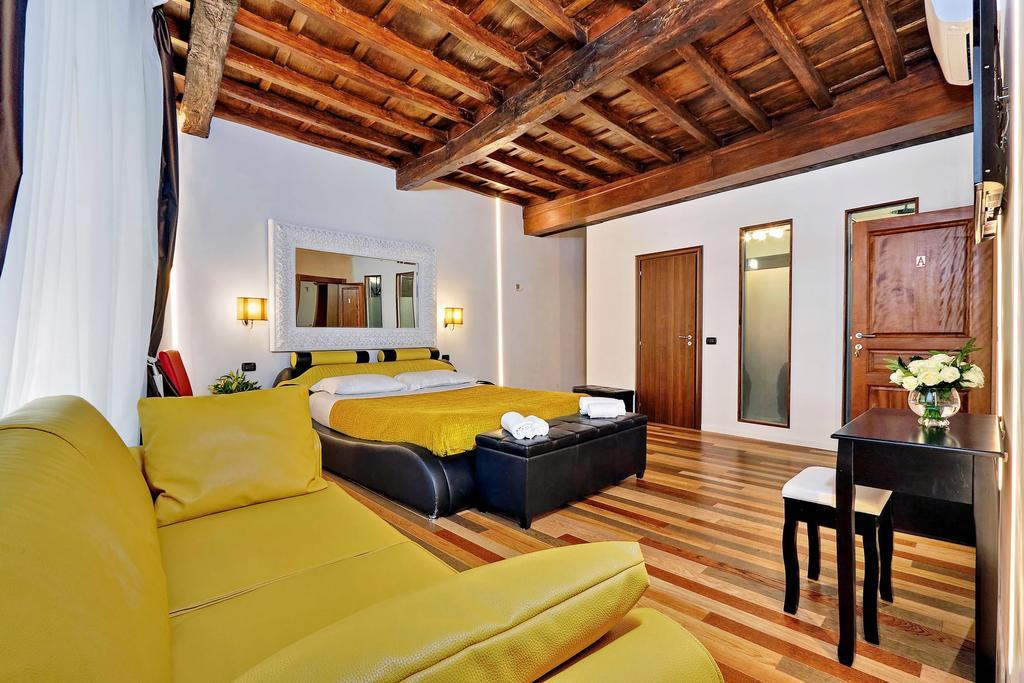 Hub Spagna Guest House